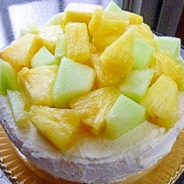 パイナップル＆メロンのデコレーションシフォンケーキ
